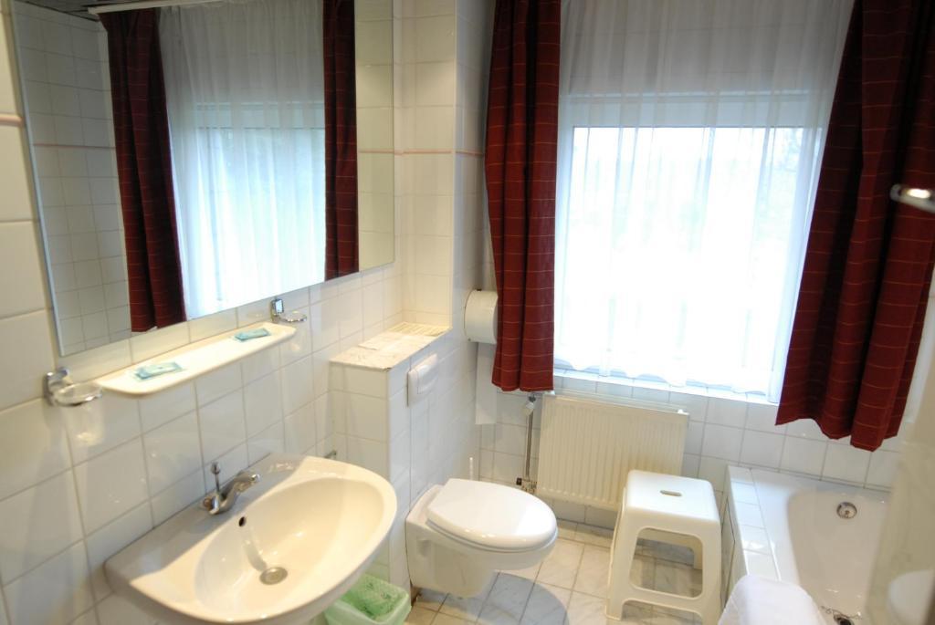 Hotel Le Joli Bois Ватерлоо Стая снимка